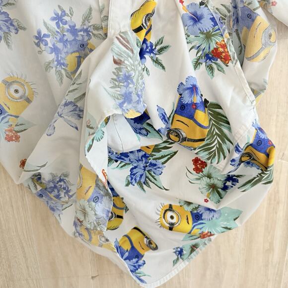 Despicable Me MINIONS Shirt Mens Medium Button Shirt Hawaiian Dave Stuart Beach - Picture 5 of 12